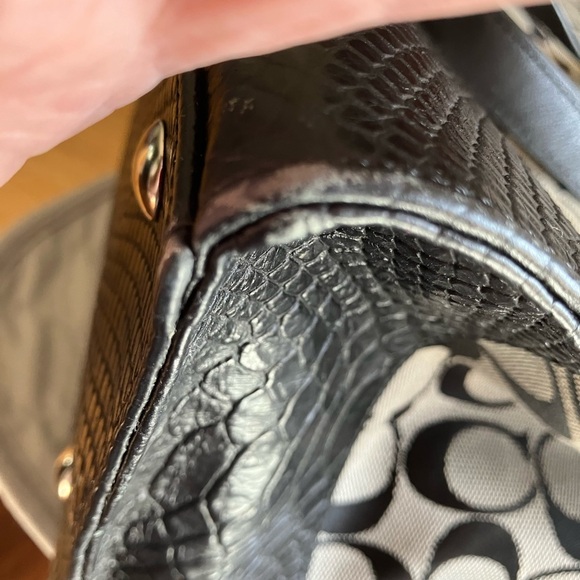 COACH Charlie Signature Python Tote Style - Black.  Front snap pocket. - Picture 10 of 11
